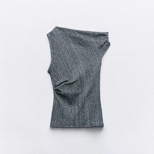 Zara Black and White Knit Top